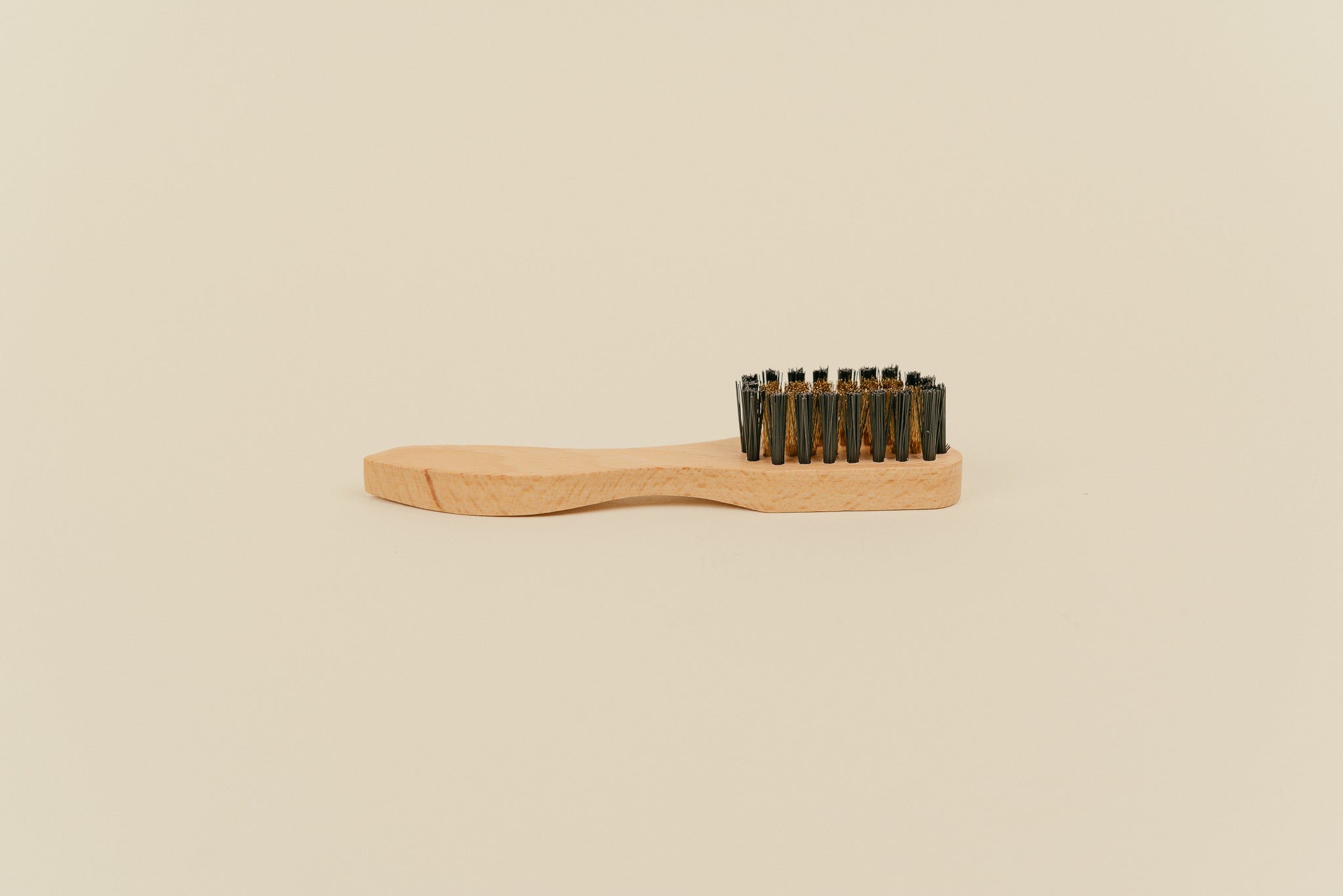 Saphir Beauté Du Cuir Brass Suede Brush 6