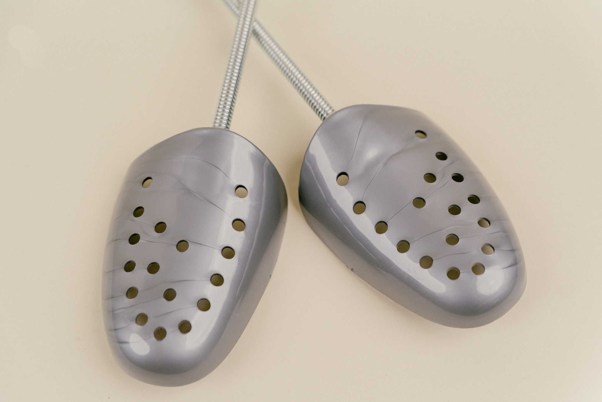 Brillaré plastic lightweight spring loaded shoe trees for sneakers and shoes. Made in Italy 4