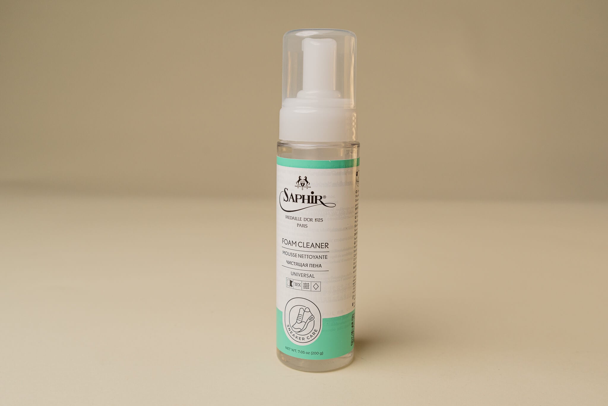 Saphir Medaille d'Or Foam Cleaner for sneaker cleaning and leather shoe cleaning